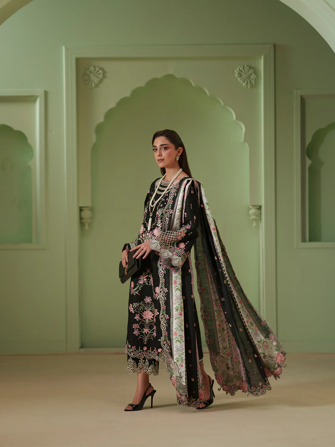 D-112-B | 3 PC Luxury Lawn - Image 3