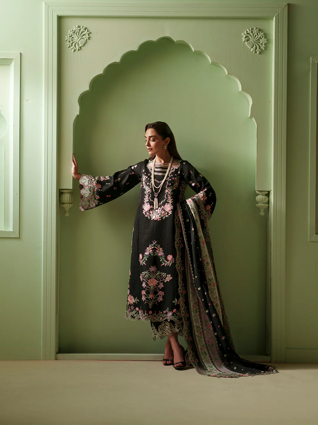 D-112-B | 3 PC Luxury Lawn - Image 7
