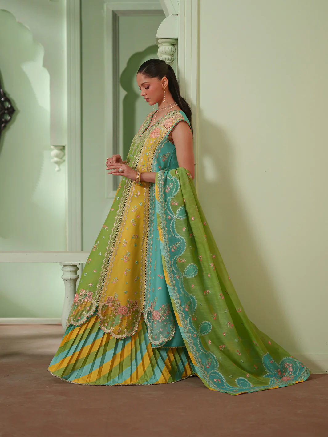 D-114-A | 3 PC Luxury Lawn - Image 3