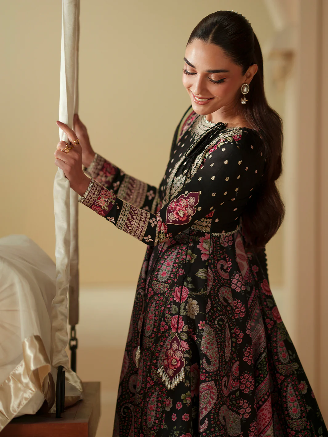 D-115-B | 3 PC Luxury Lawn - Image 3