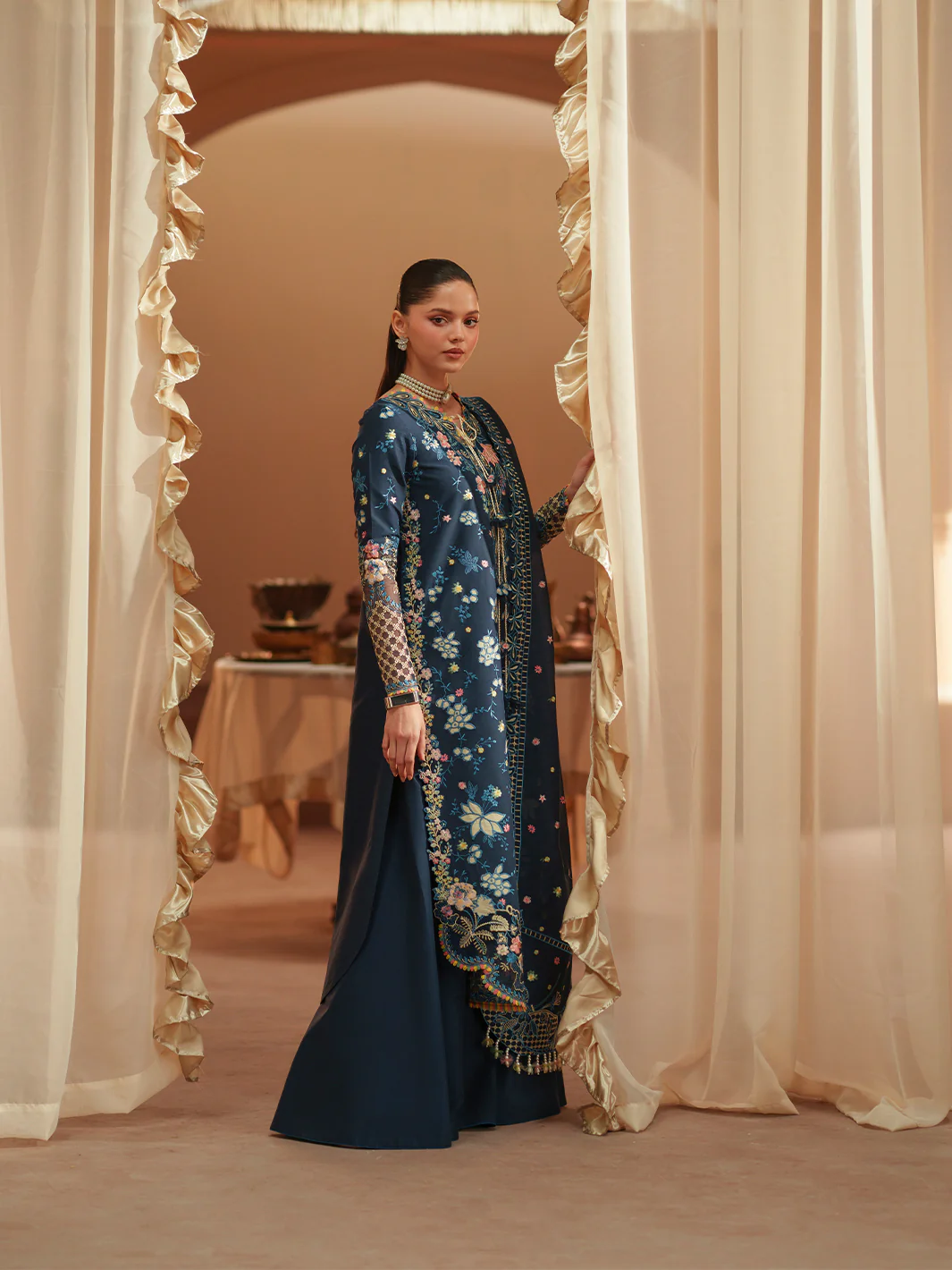 D-117-C | 3 PC Luxury Lawn - Image 3