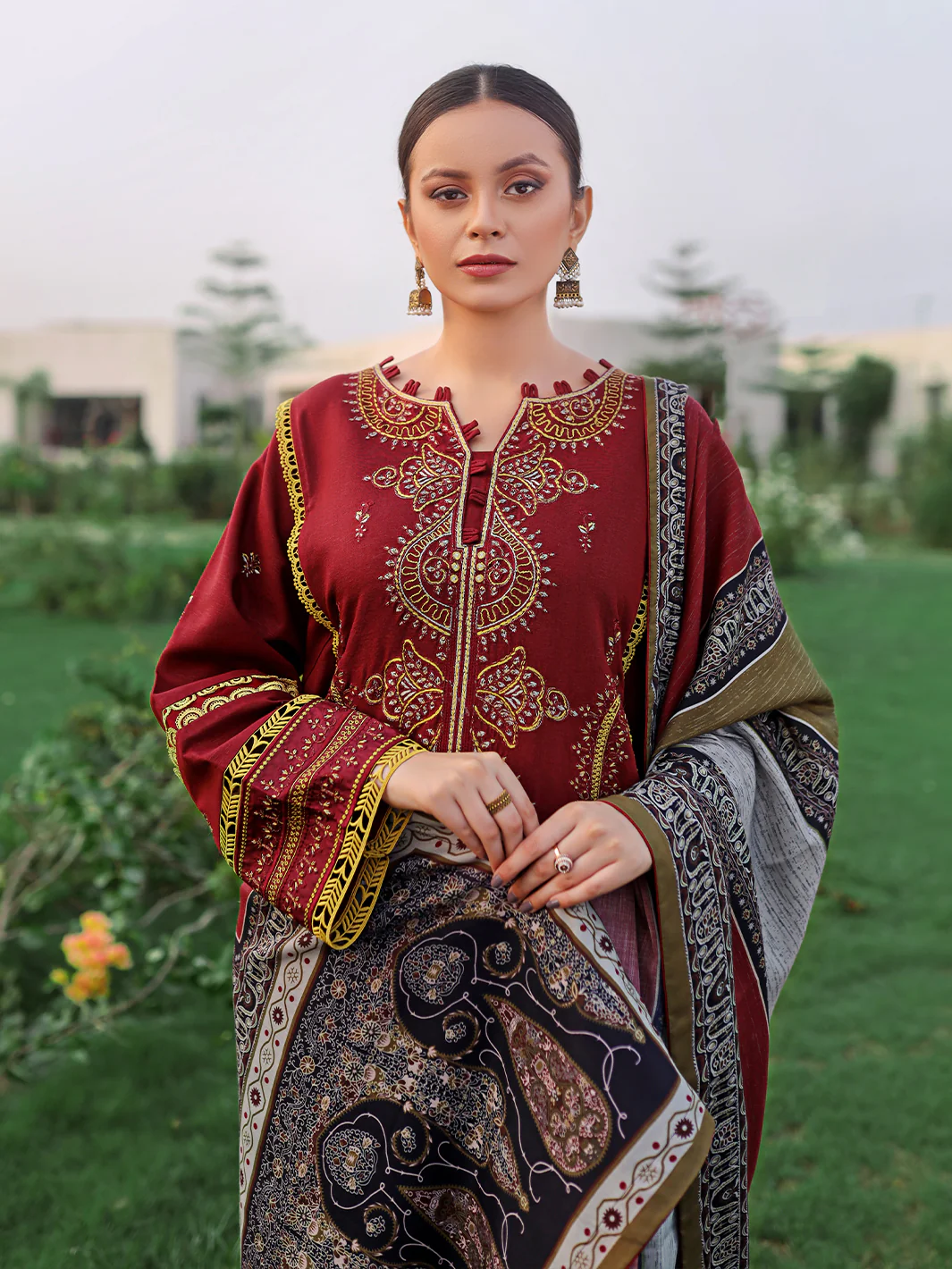 D#751-B | 3 PC Karandi Unstitched - Image 4